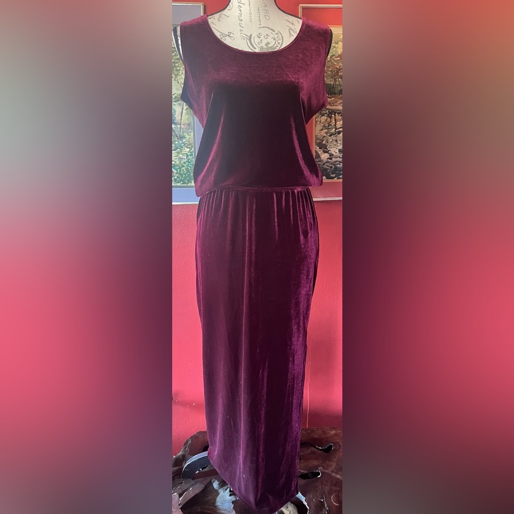 Elegant Velvet Burgundy Dress